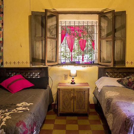 Split Hostel 危地马拉安地瓜 外观 照片