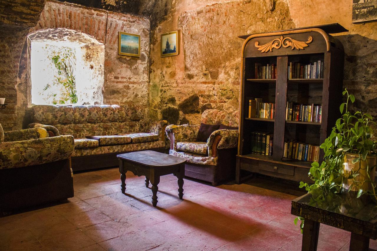 Split Hostel 危地马拉安地瓜 外观 照片